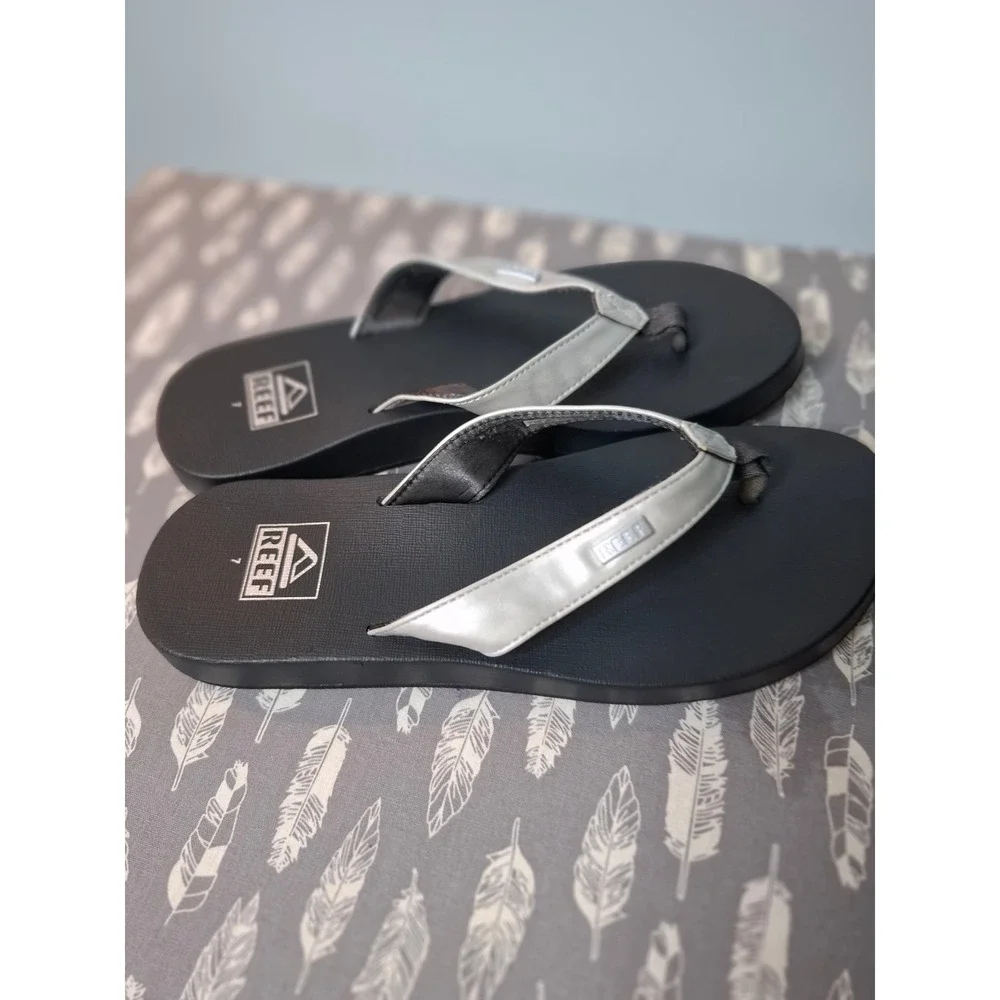 Reef Sandy Womens Flip Flop Sandals Black Metallic Silver Size 7